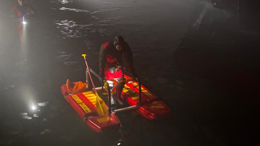 Eisrettungsschlitten im Einsatz