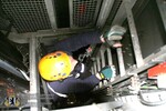 Innenaufstieg in einer Industrieanlage unter Nutzung eines Steigschutzläufers