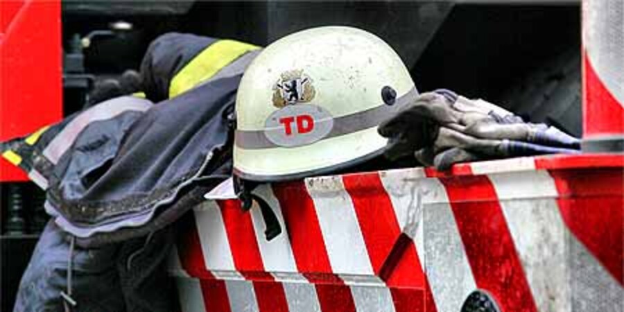 Helm und Handschuhe