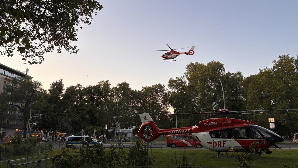 Zwei Rettungshubschrauber an der Einsatzstelle
