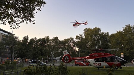 Zwei Rettungshubschrauber an der Einsatzstelle
