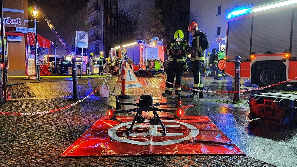 Drohne mit Wärmebildkamera startet