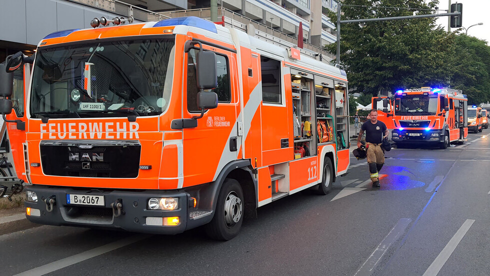 Wassergebendes LHF der Lehrrettungswache Mitte.