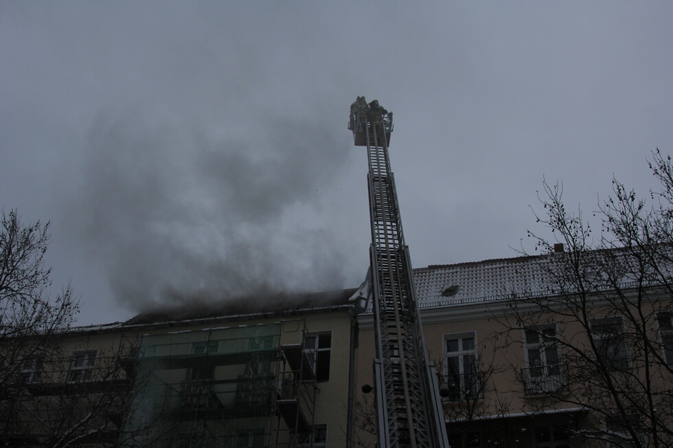 Drehleiter vor dem Haus