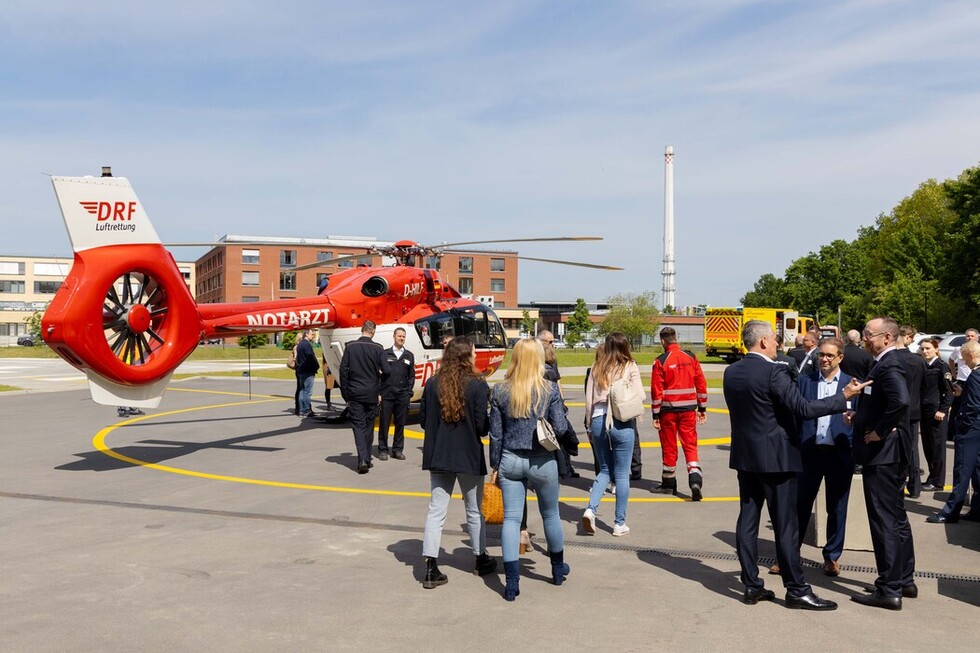 Reges Interesse der Gäste bei der Vorstellung des RTH 