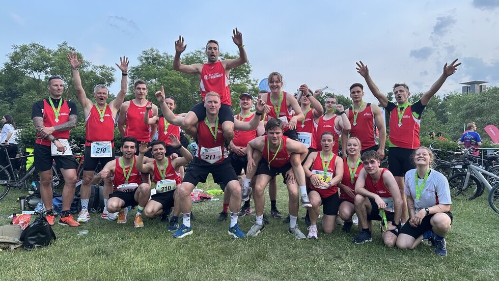 Gruppenbild der Staffeln 1-4