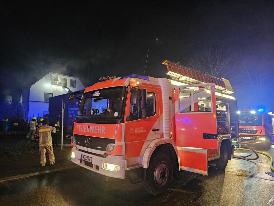 LHF vor der Brandwohnung