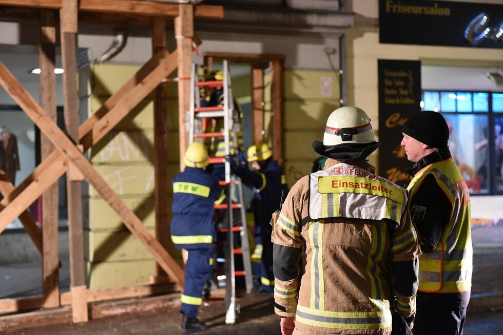 Übergabe der Einsatzstelle an die Polizei