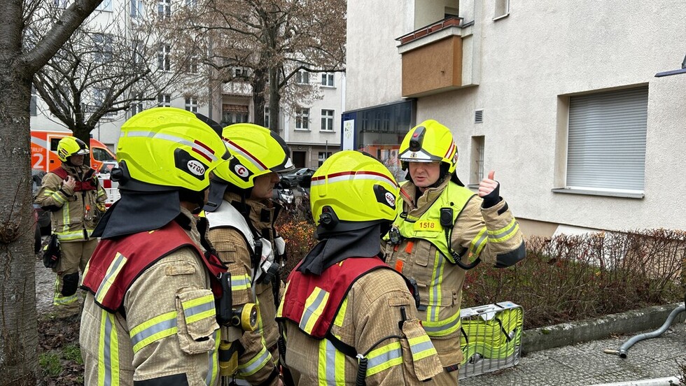 Führungskräfte bei der Lagebesprechung