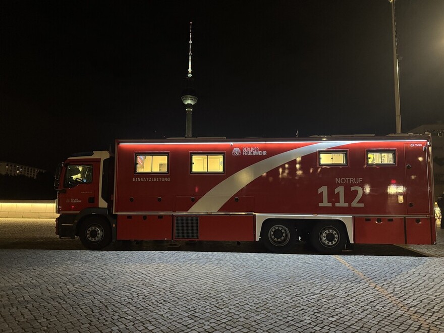Im Einsatzleitwagen laufen alle Informationen zusammen