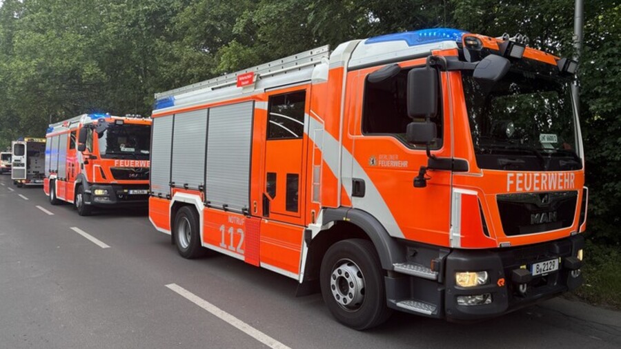 Löschfahrzeug an der Einsatzstelle 