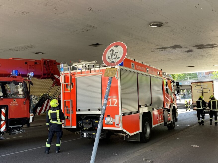 Rüstwagen und Kranwagen des Technischen Dienstes