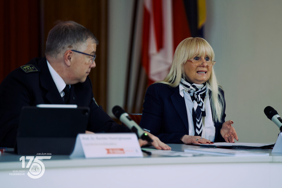 Innensenatorin Frau Spranger und LBD Prof. Dr. Homrighausen
