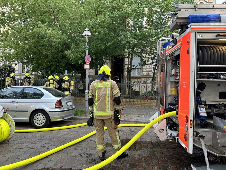 Blick in Richtung betroffener Hauseingang