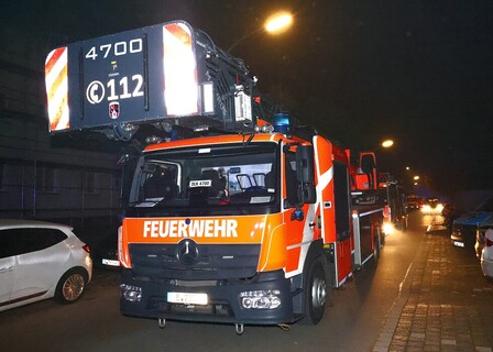 Drehleiter der Feuerwache Marienfelde an der Einsatzstelle. 