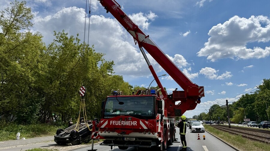 Feuerwehrkran an der Einsatzstelle