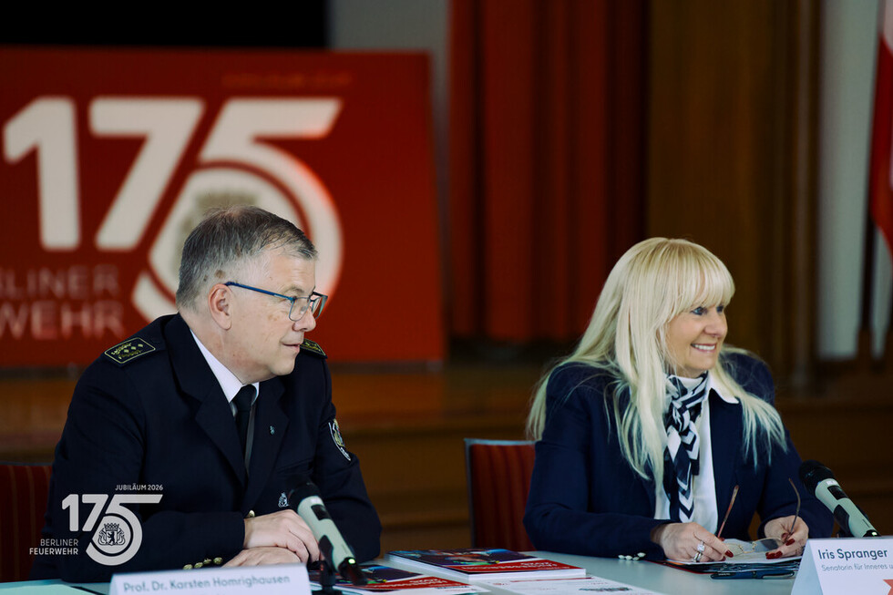 Innensenatorin Frau Spranger und LBD Prof. Dr. Homrighausen