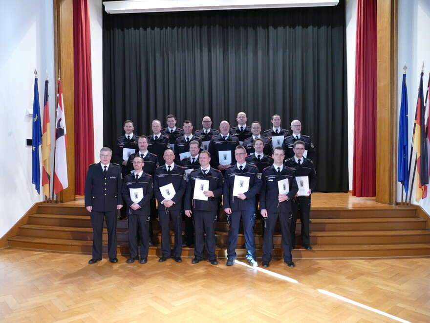 Gruppenbild mit Landesbranddirektor