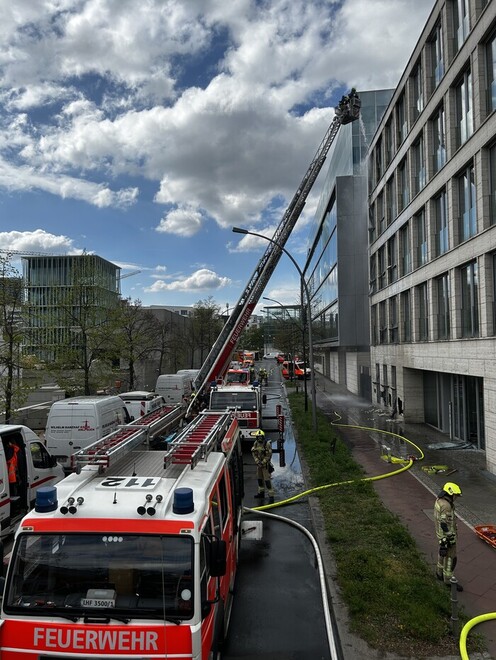 Brandbekämpfung Dach über DLK