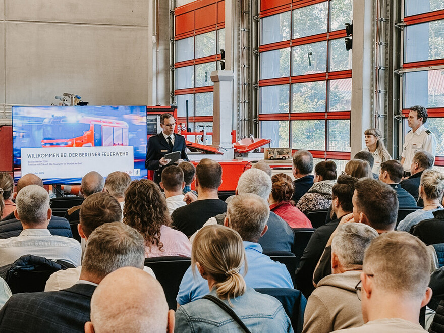 Baufachtreffen, Bild in Fahrzeughalle