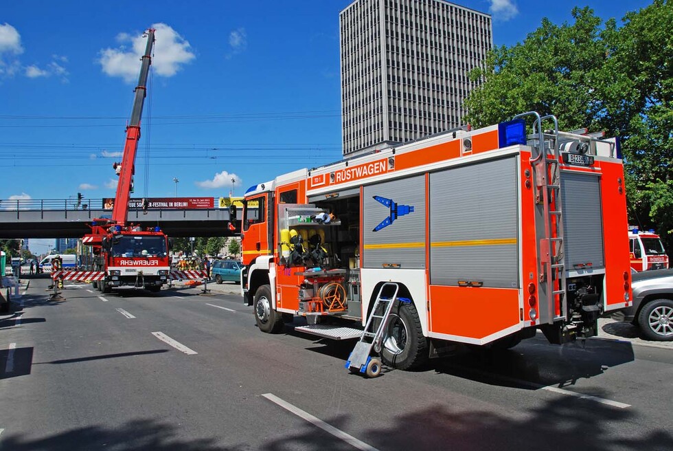 Rüstwagen und Feuerwehrkran