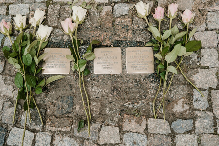 Stolpersteine vor der Lehrrettungswache in Mitte
