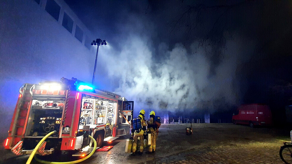 Brand in einem Parkhaus in Wilmersdorf