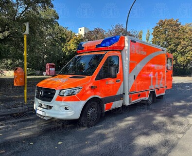 Verunfallter RTW in Lichterfelde
