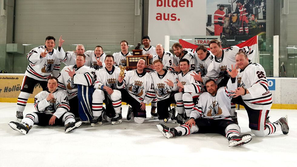 Team Berlin mit dem Brandschatz-Cup.  