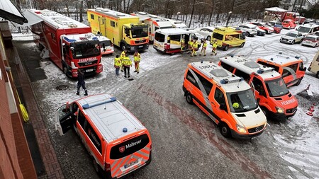 Örtliche Einsatzleitung an der Feuerwache Zehlendorf