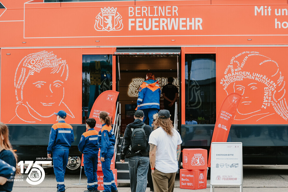 Auch der Feuerwehr‑Informationstruck sowie verschiedene Informations‑ und Mitmachangebote boten sich vor Ort. 