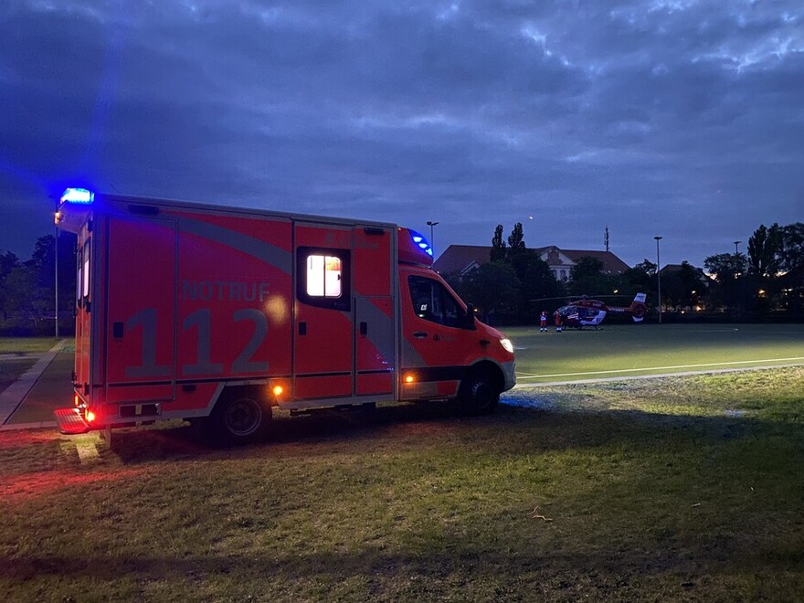 RTW und ITH auf dem Fußballplatz