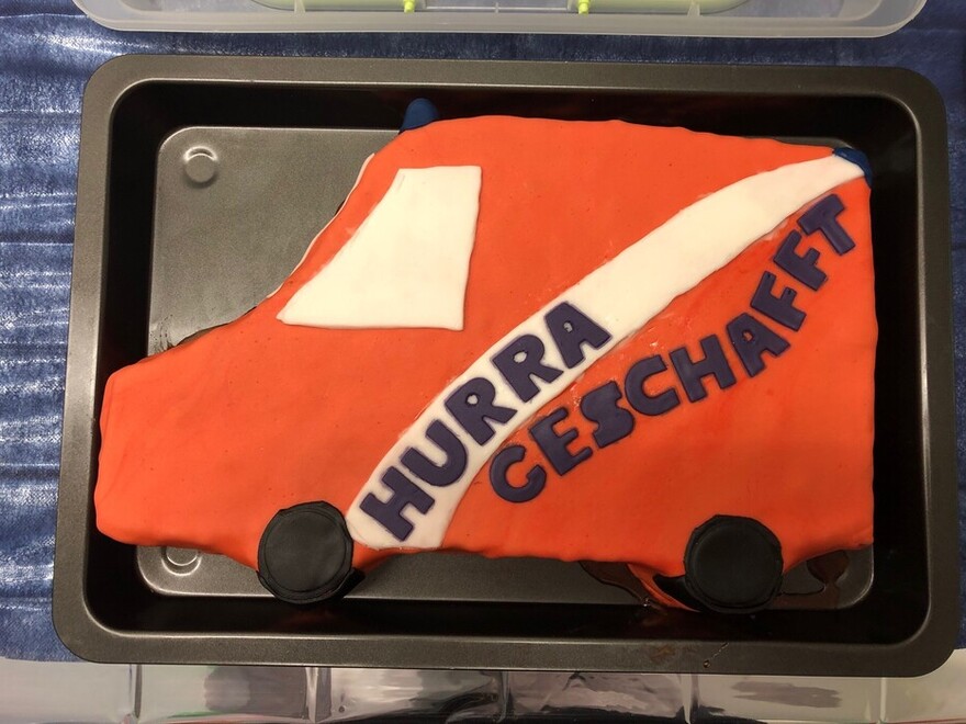 Zur Feier gab es auch einen echten Feuerwehrkuchen