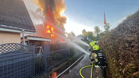 Brandbekämpfung Einfamilienhaus in Buckow