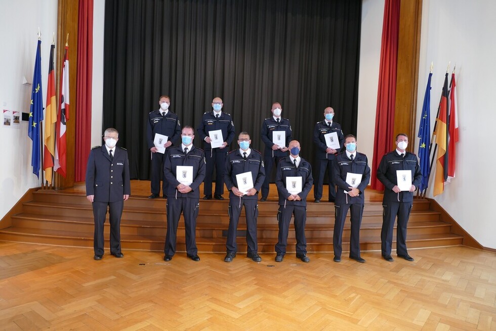 Gruppenbild aller beförderter Kollegen