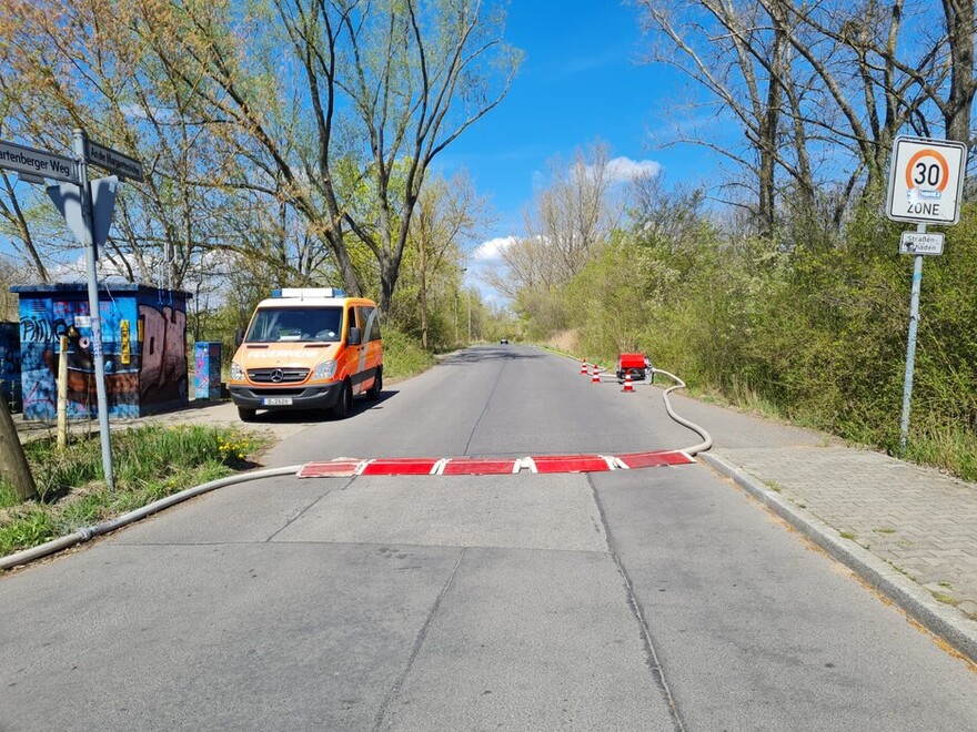 Der Einsatz von Schlauchbrücken, um den Verkehr nicht zu beeinträchtigen