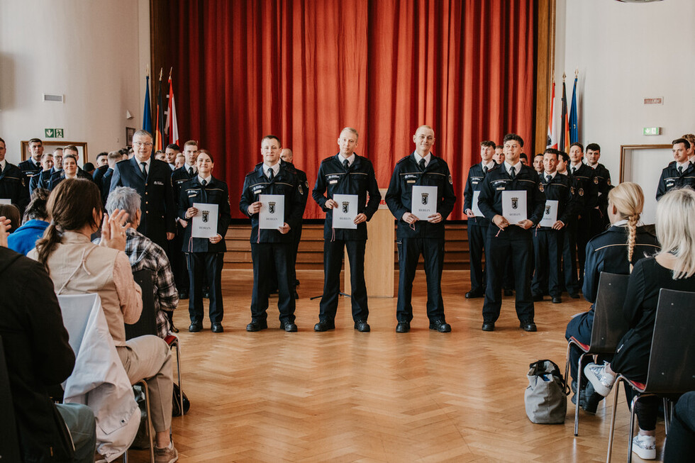 Ernannte Brandmeisterin und Brandmeister in das Beamtenverhältnis auf Probe