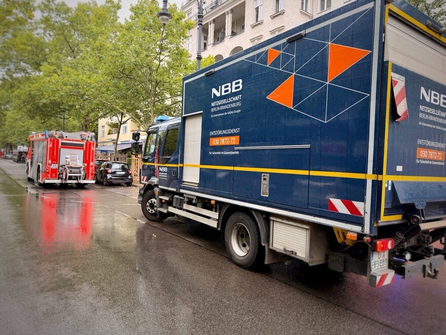 Berliner Feuerwehr mit NBB an der Einsatzstelle