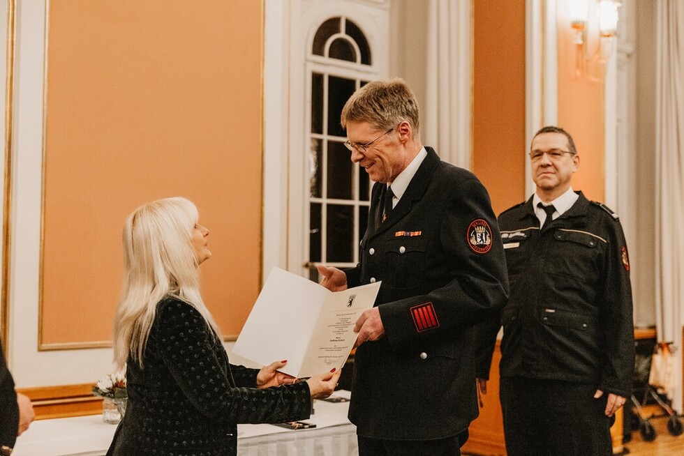 Verleihung des goldenen Feuerwehr- und Katastrophenschutz-Ehrenzeichens