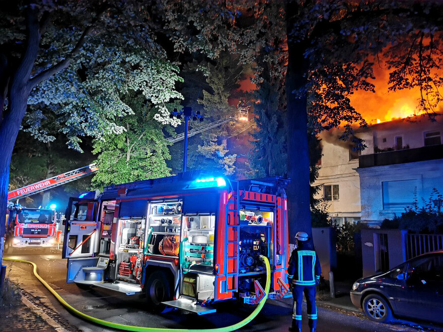 LHF vor der Einsatzstelle