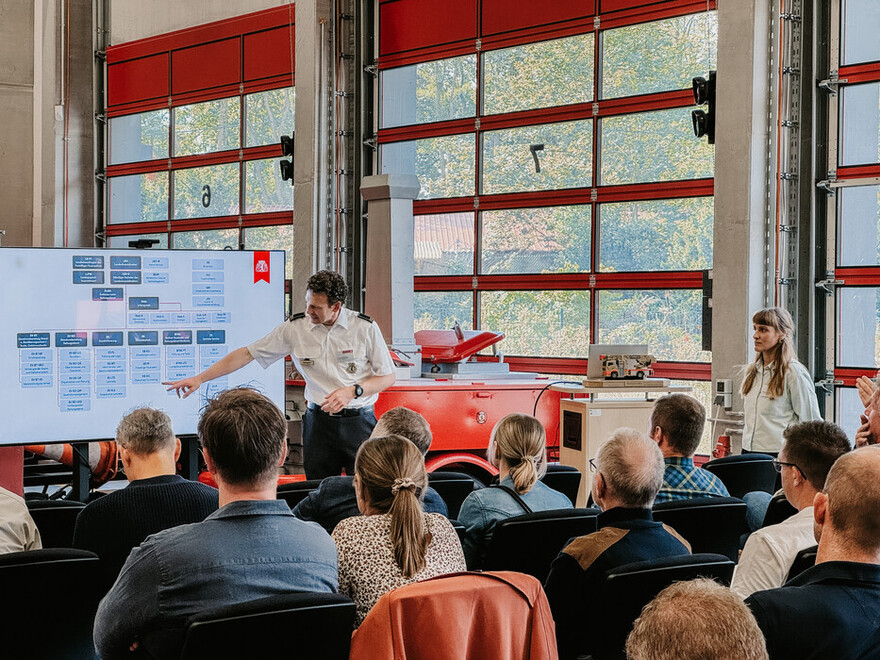 Baufachtreffen, Bild in Fahrzeughalle