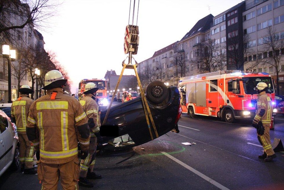 Unfallfahrzeug aufrichten