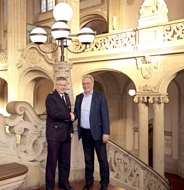 Landesbranddirektor Dr. Homrighausen und Leitender Oberstaatsanwalt Jörg Raupach