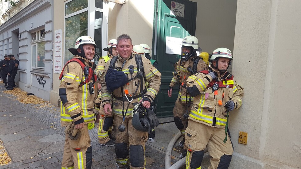 Fahrzeuge im Bereitstellungraum.