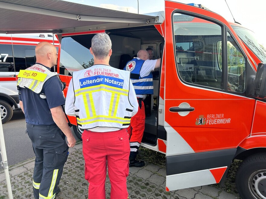 Leitender Notarzt, Organisatorischer Leiter Rettungsdienst und Vertreter der Hilfsorganisation im Einsatzabschnitt Transport