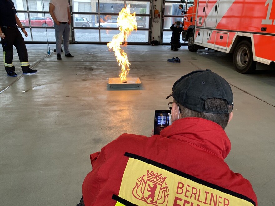 Vorführung in der Fahrzeughalle