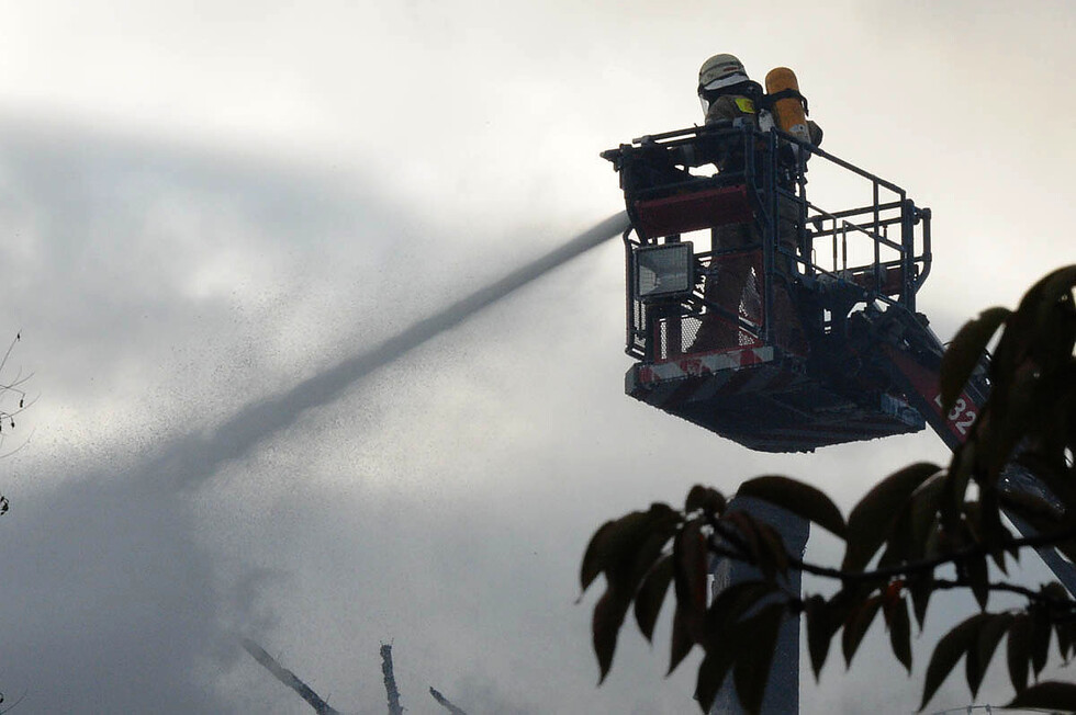 Löscharbeiten über DLK