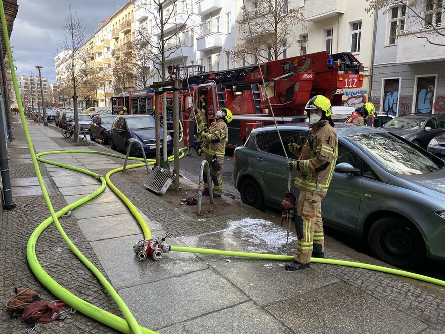 Die Feuerwehrleinen werden von unten geführt