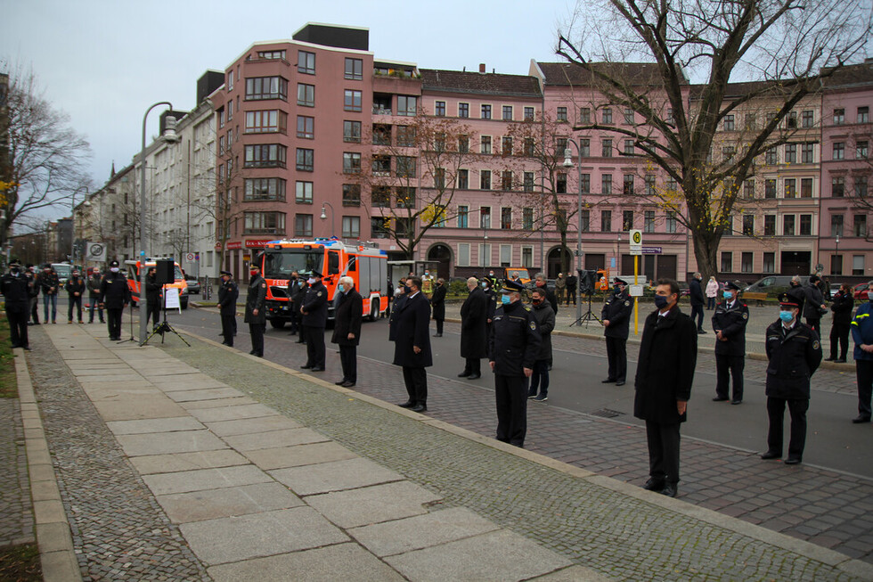 Schweigeminute am Feuerwehrehrenmal