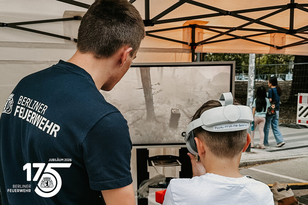 Berliner Feuerwehr bei der Langen Nacht der Wissenschaften 2026